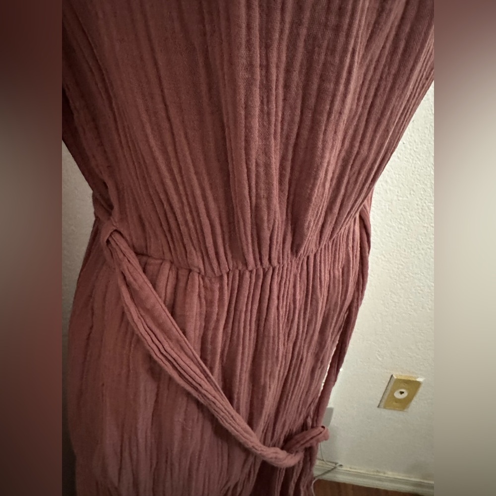 XiRENA Addison Seersucker Belted Midi Dress in Rose - Size XS - Picture 8 of 11